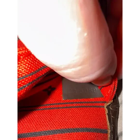 Louis Vuitton Neverfull Damier MM - Picture 11 of 11